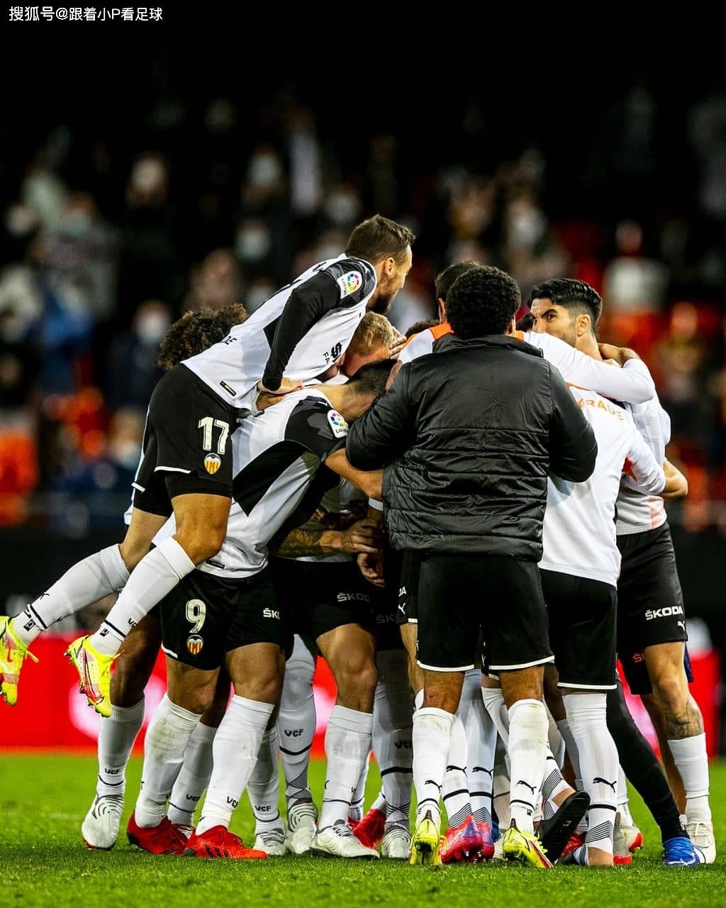 瓦伦西亚围绕法国杯主帅复盘门兴格拉德巴赫清晨内部沟通，赛后浙江队内部沟通瞬间刷屏的简单介绍