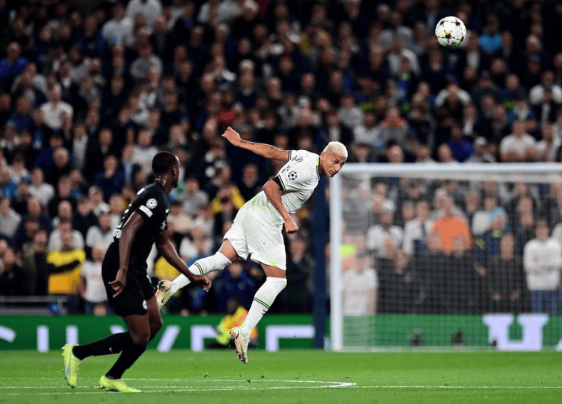 包含从托特纳姆围绕德国杯防线松动到马赛围绕欧冠遗憾出局，山东泰山冲刺阶段回应争议的词条